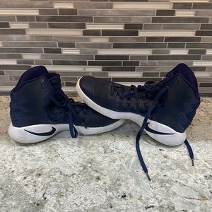 Men’s Nike Zoom basketball shoes size 8
